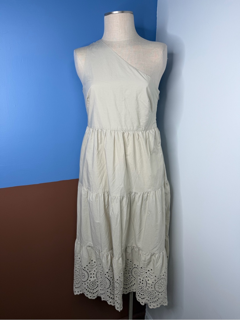 Gap Women’s One Shoulder Beige khaki Dress Eyelet Trim 100% Cotton 8 Petite - Picture 2 of 9